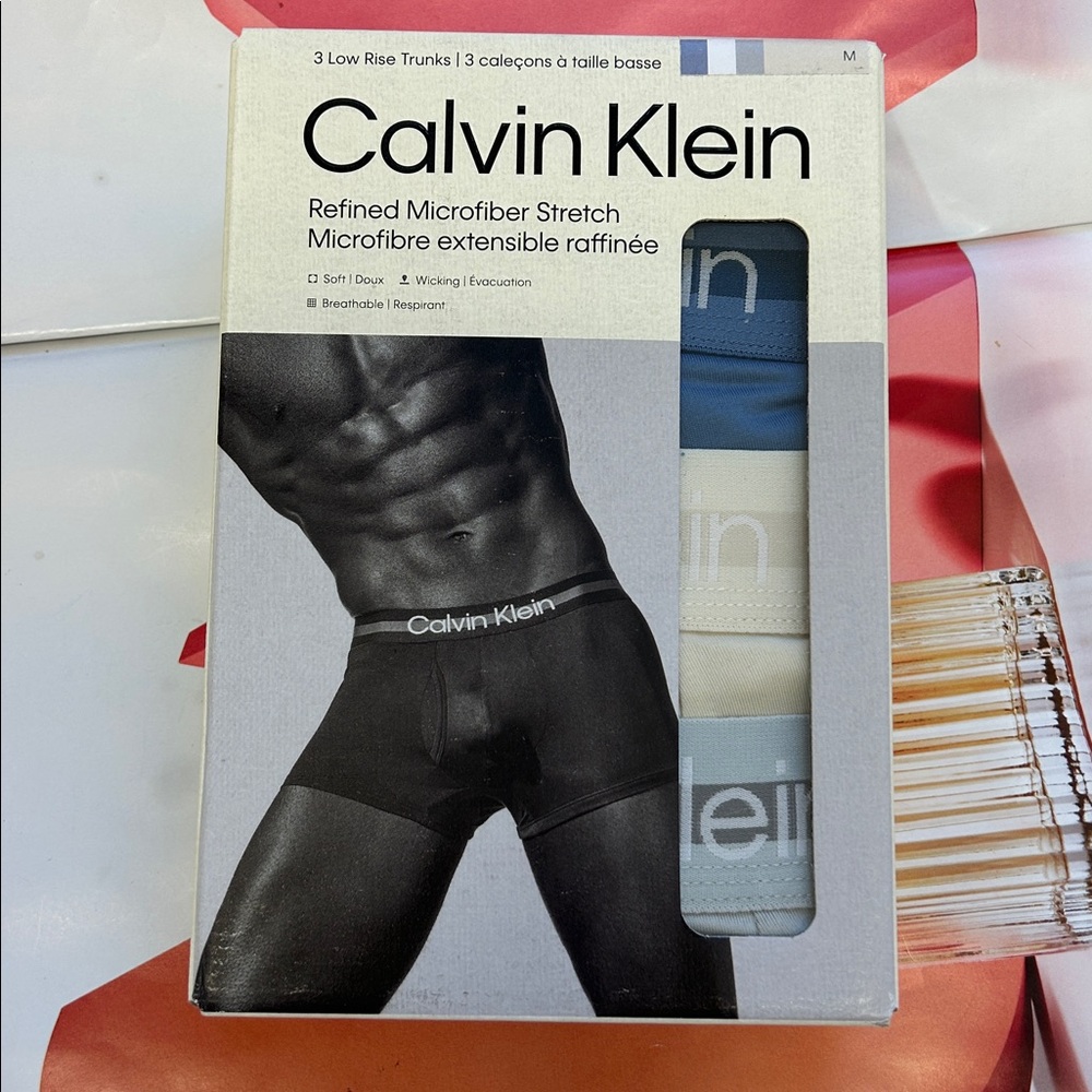 NWT- Calvin Klein- Men’s refined Microfiber strech Low Rise Trunks. 3 pack M